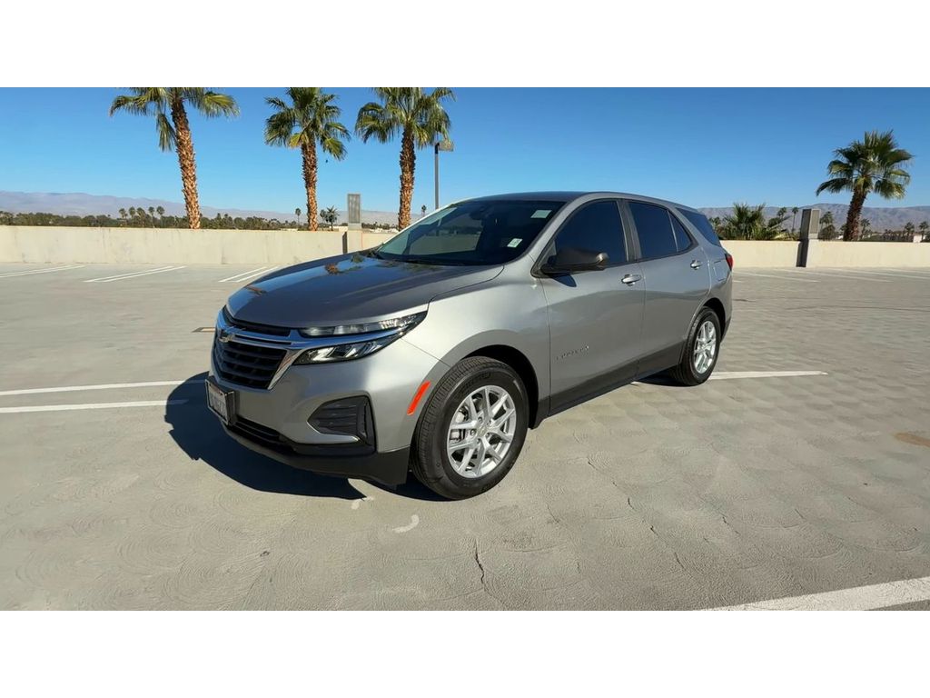 2024 Chevrolet Equinox LS photo 4