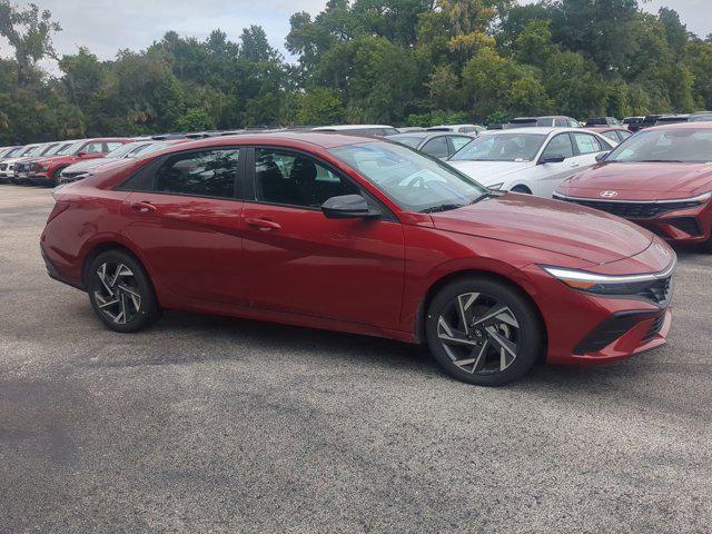 2025 Hyundai Elantra SEL Sport photo 2