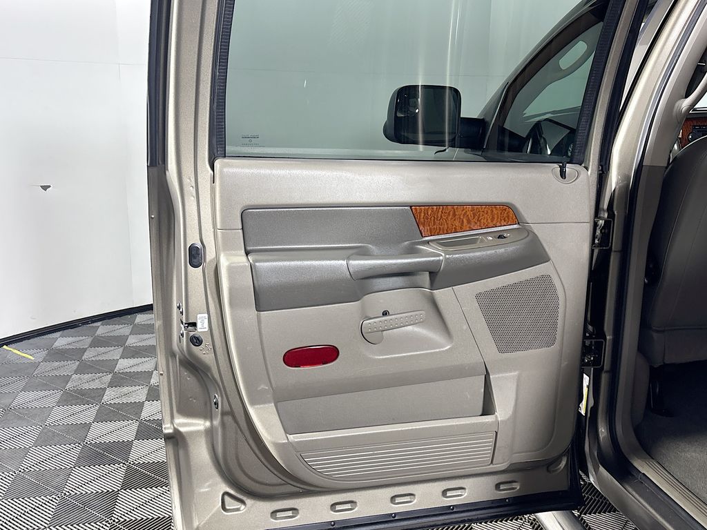 2006 Dodge Ram Laramie photo 15