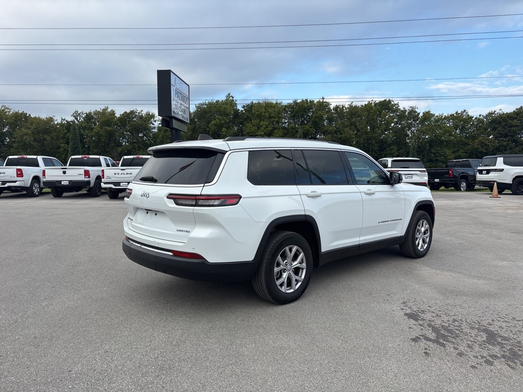 2022 Jeep Grand Cherokee Limited photo 3