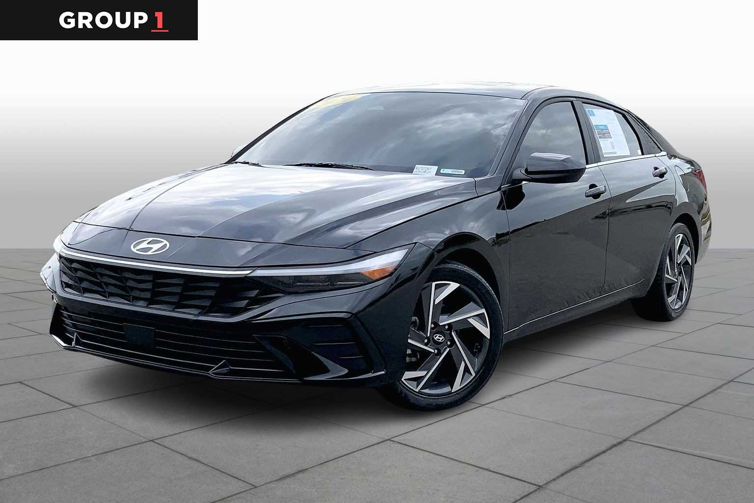 2024 Hyundai Elantra SEL's photo