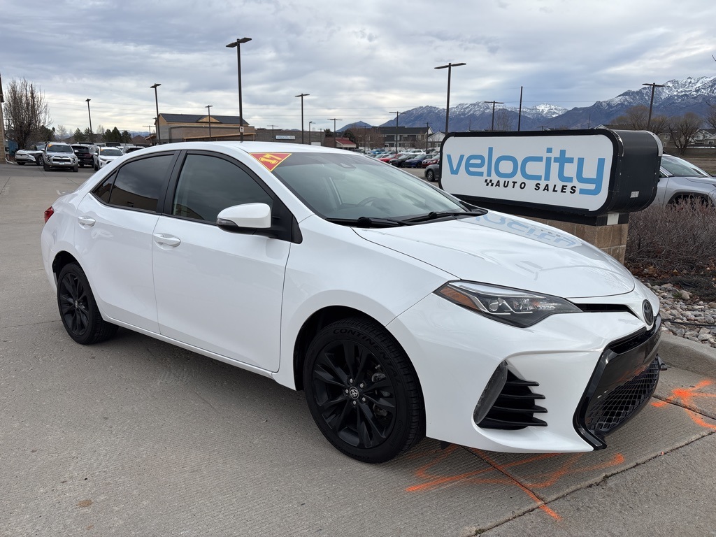 2017 Toyota Corolla SE's photo