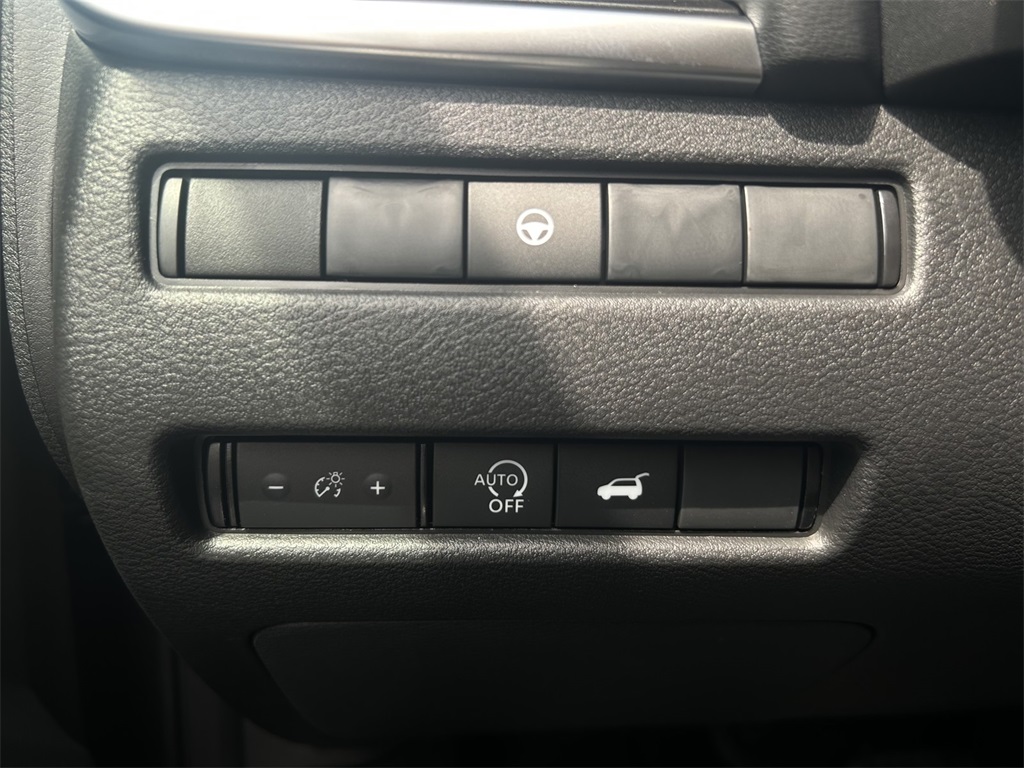 2026 Nissan Rogue SV photo 15