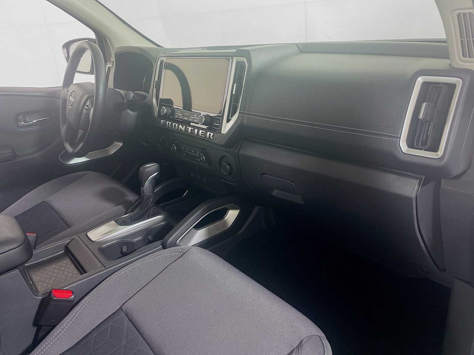 2025 Nissan Frontier Crew Cab SV photo 23