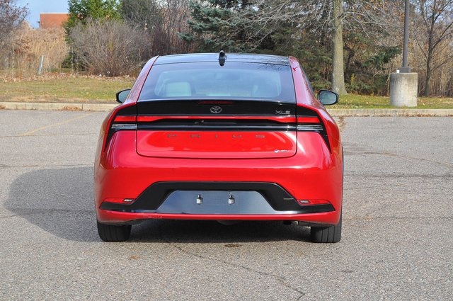 2024 Toyota Prius XLE photo 4