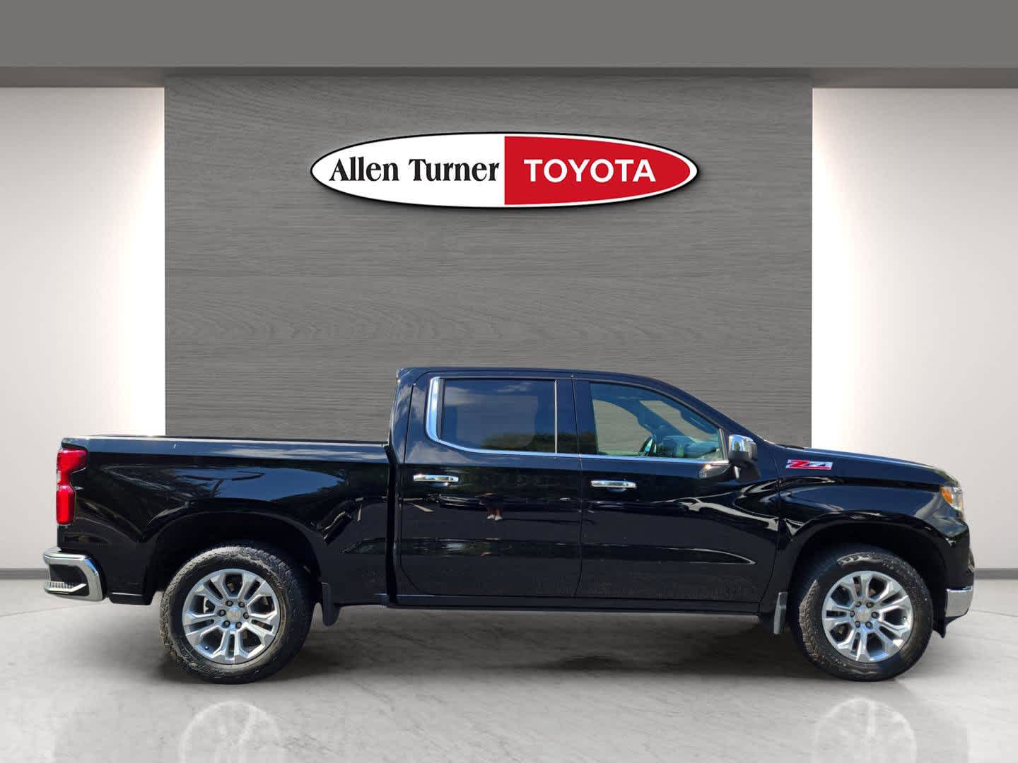 2024 Chevrolet Silverado 1500 LTZ photo 3