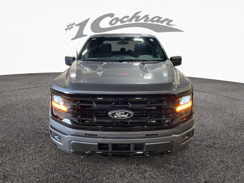 2025 Ford F-150 XLT photo 2