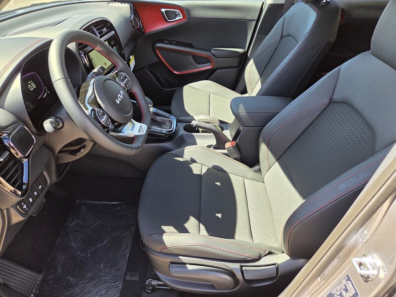 2025 Kia Soul GT-Line photo 6