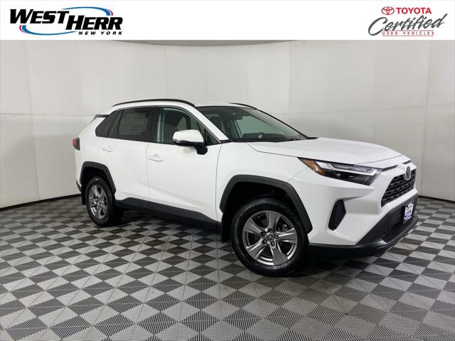 2023 Toyota RAV4 XLE's photo