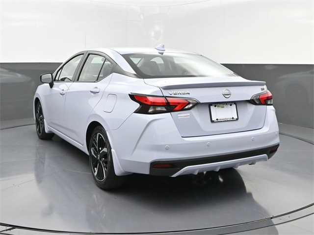 2025 Nissan Versa 1.6 SR photo 4