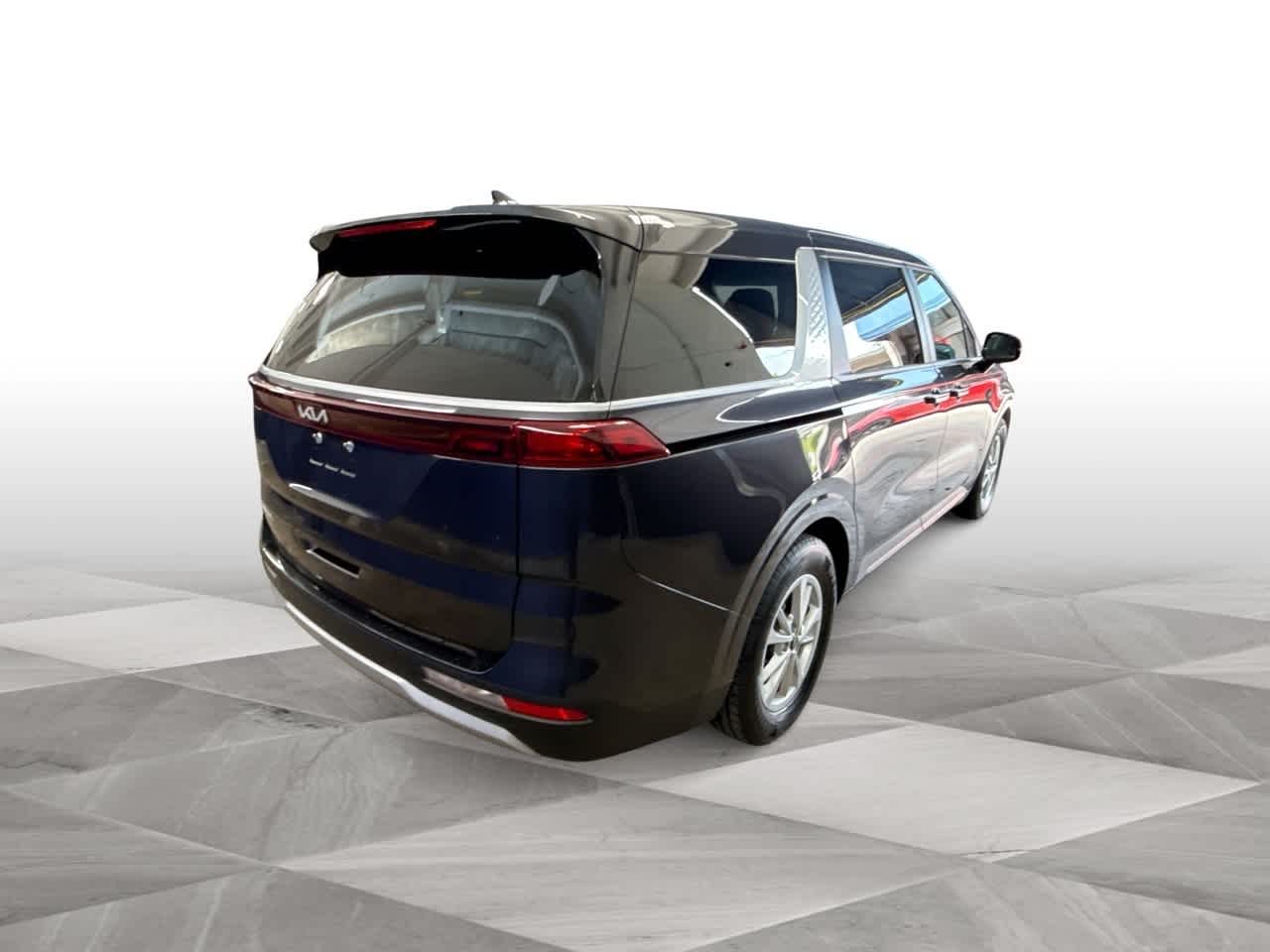 2024 Kia Carnival LX photo 8