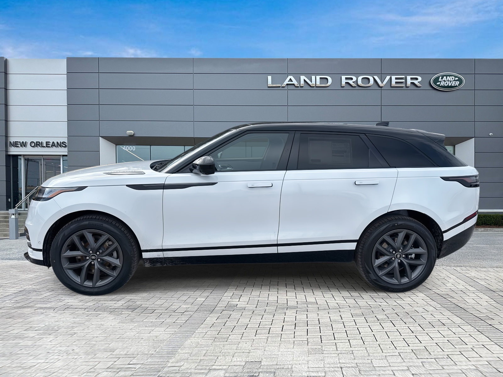 2026 Land Rover Range Rover Velar SE photo 2