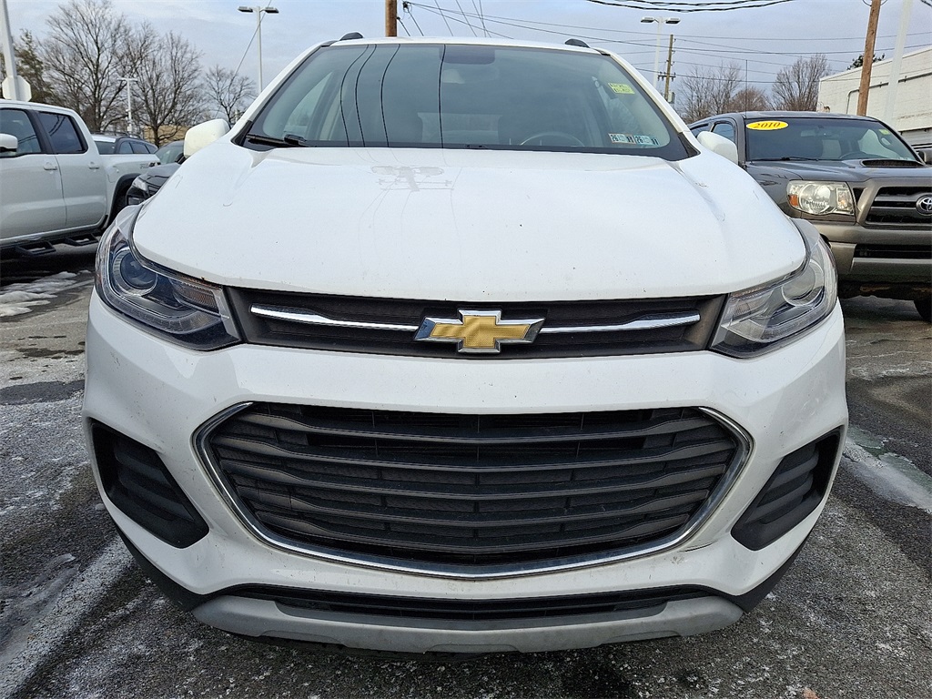 Used 2019 Chevrolet Trax LT with VIN 3GNCJPSB5KL375669 for sale in Saint Albans City, VT