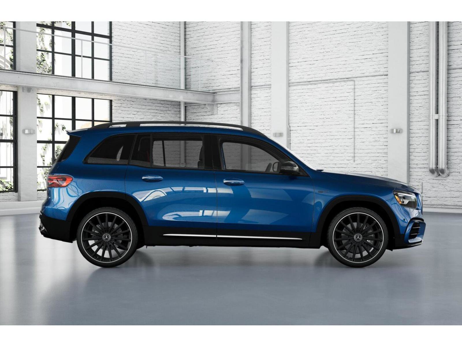 2025 Mercedes Benz GLB AMG 35 4MATIC photo 2