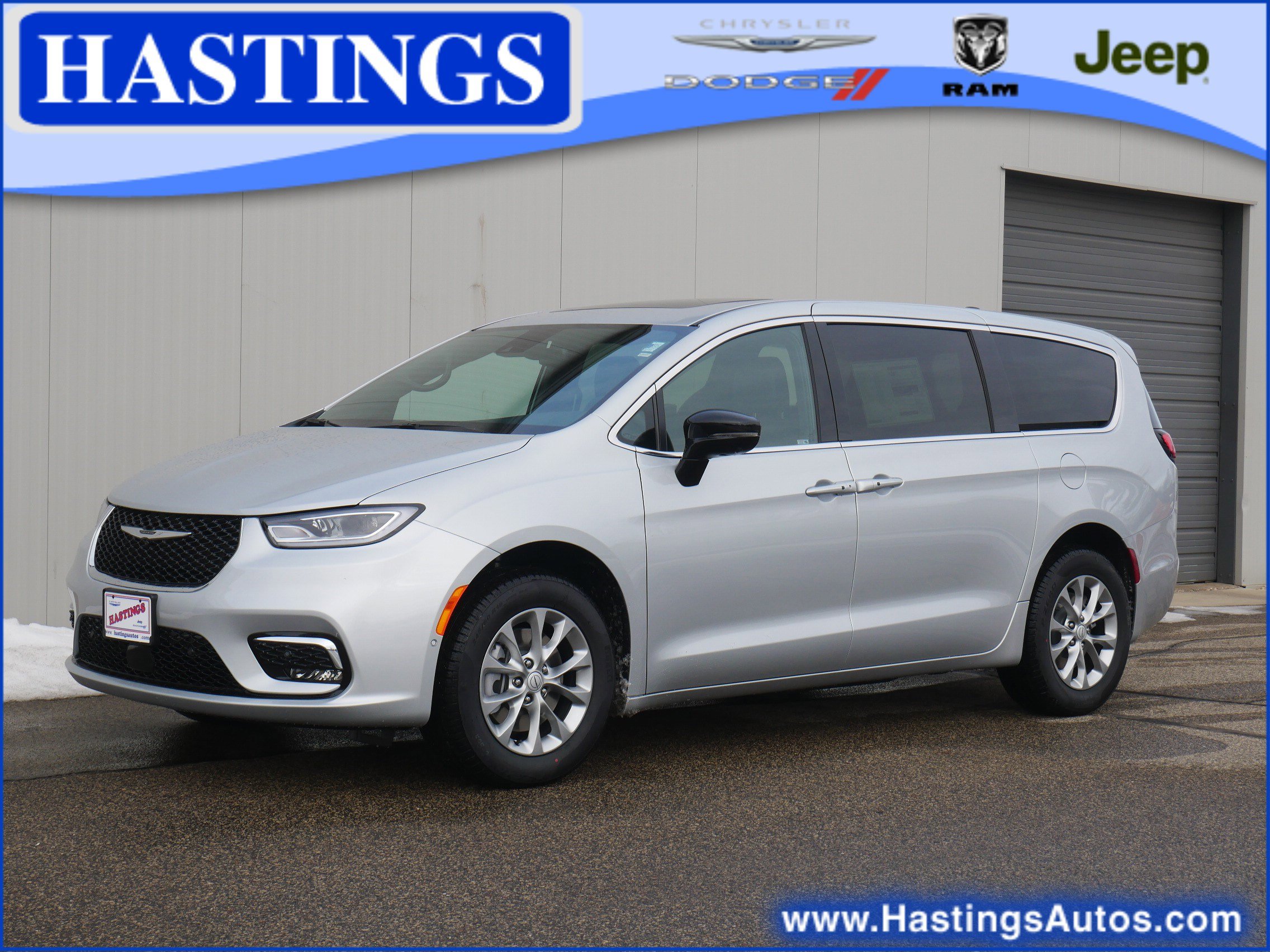 2026 Chrysler Pacifica Limited's photo