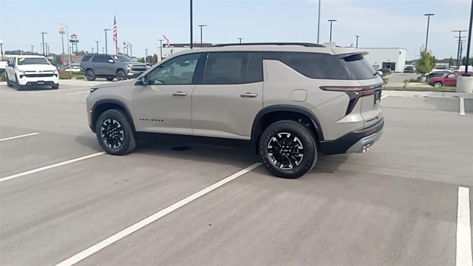 2026 Chevrolet Traverse Z71 photo 2
