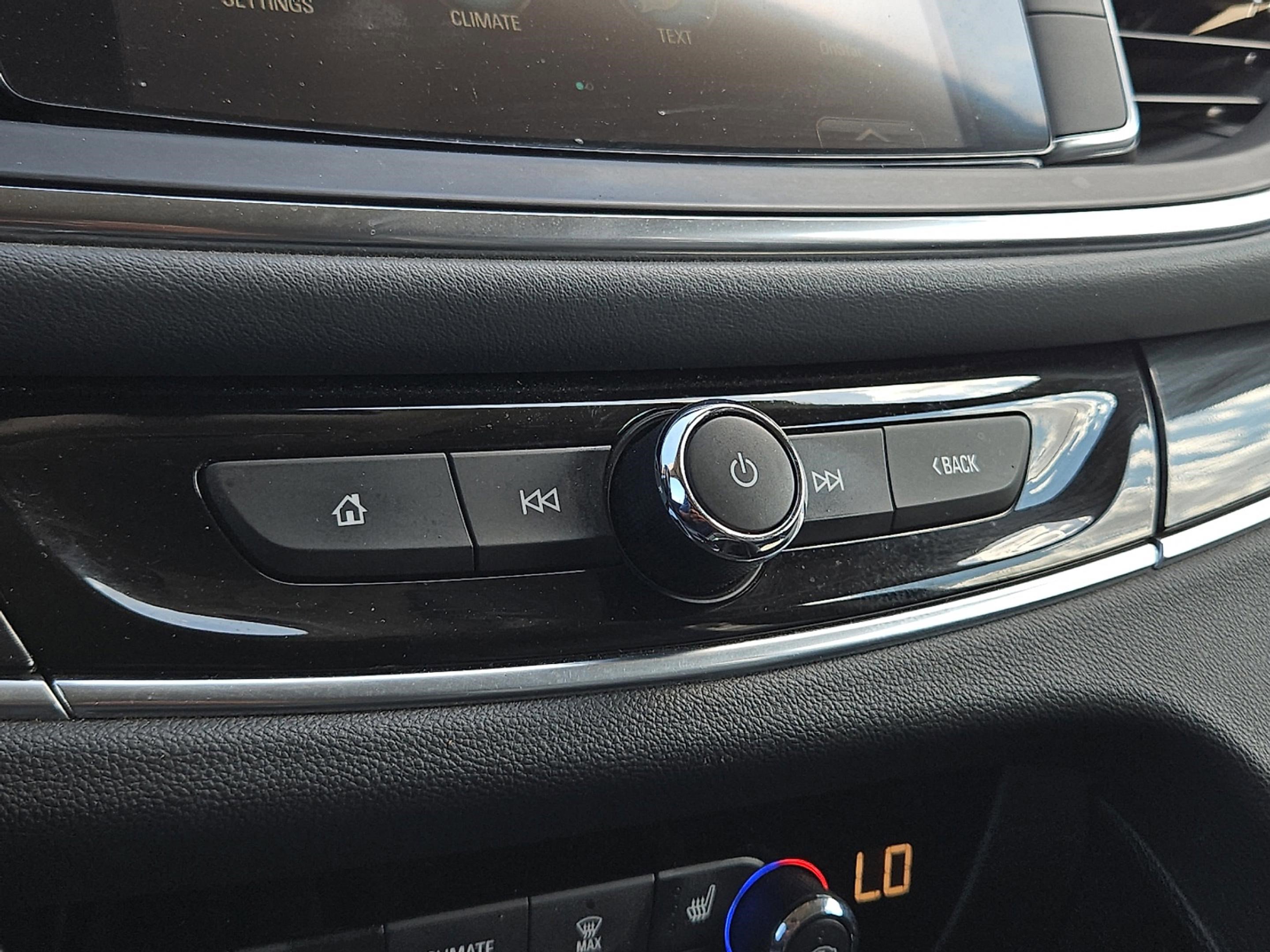 2019 Buick Enclave Essence photo 32
