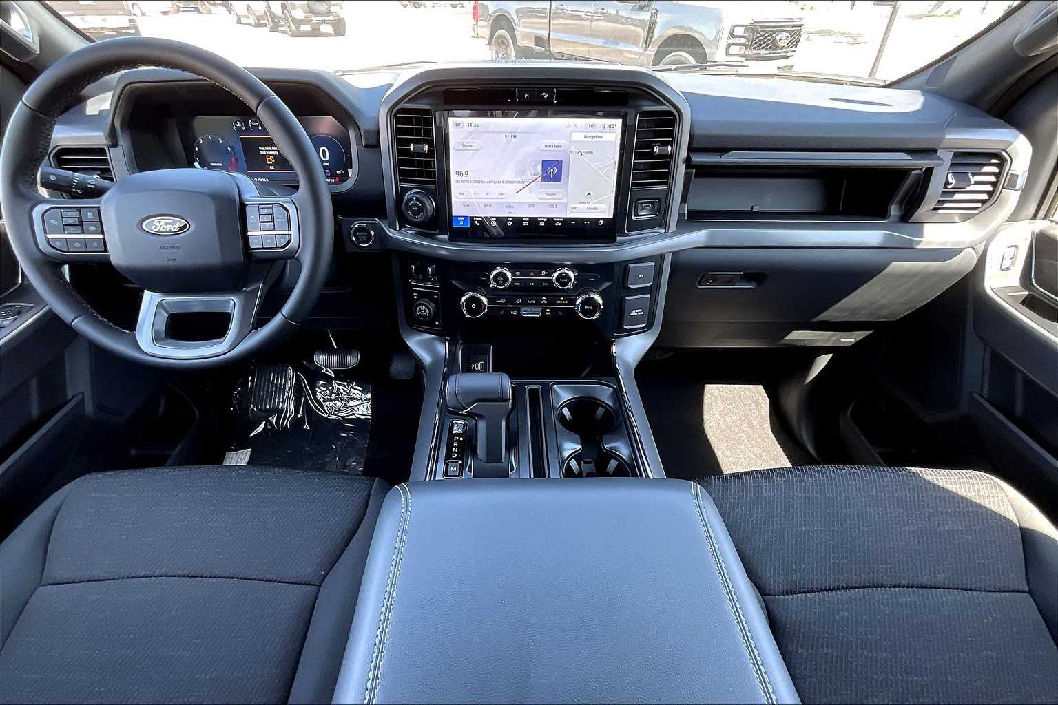 2025 Ford F-150 XLT photo 5