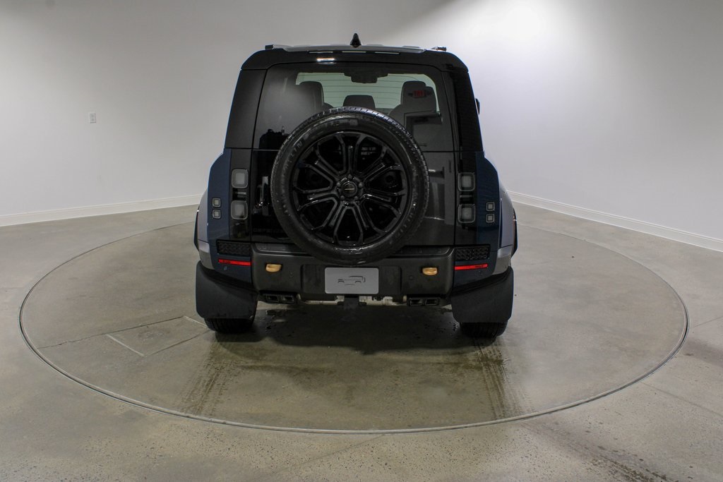 2026 Land Rover Defender photo 4