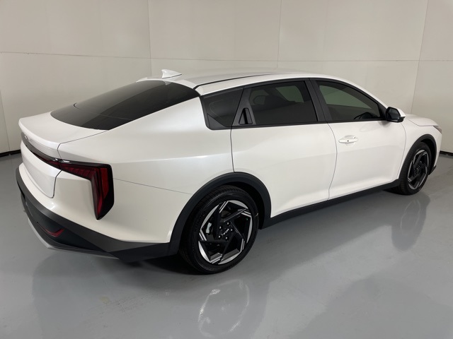 2025 Kia K4 EX photo 8