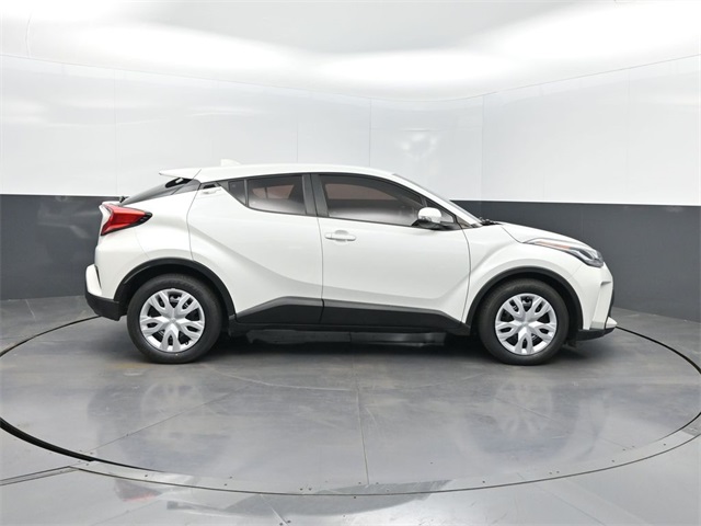 2020 Toyota C-HR LE photo 2