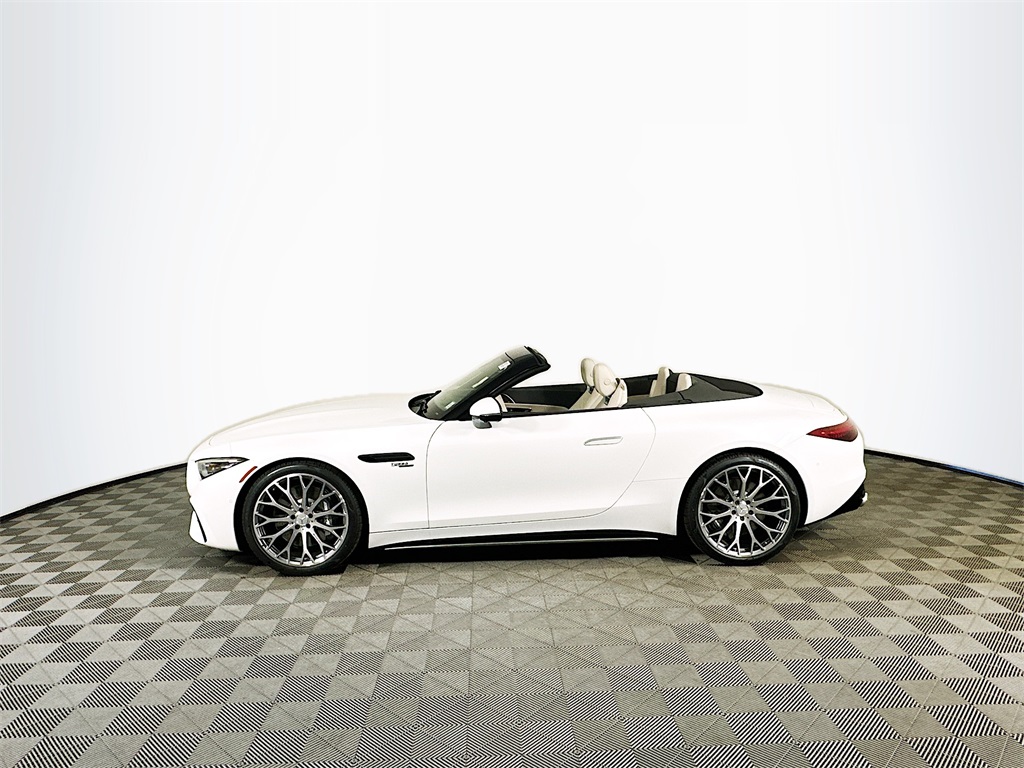 2026 Mercedes Benz SL AMG 43 photo 3