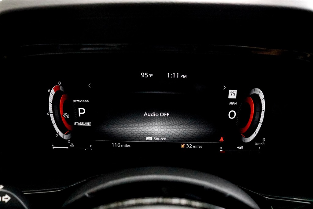 2025 Nissan Pathfinder Platinum photo 14