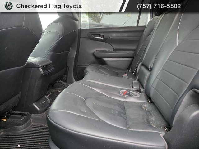 2021 Toyota Highlander XLE photo 18