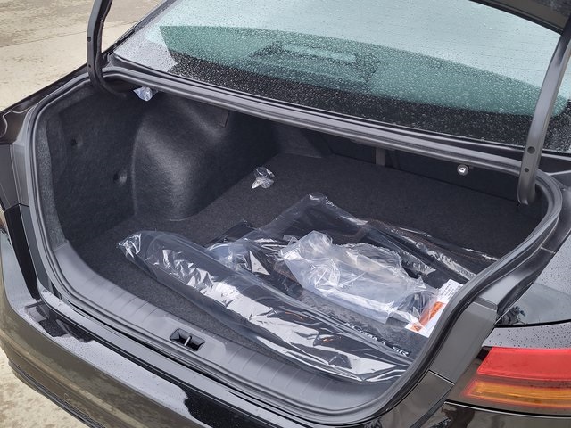 2025 Nissan Altima SR photo 4