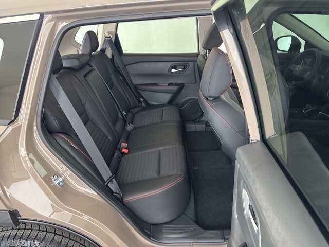 2026 Nissan Rogue SV photo 11