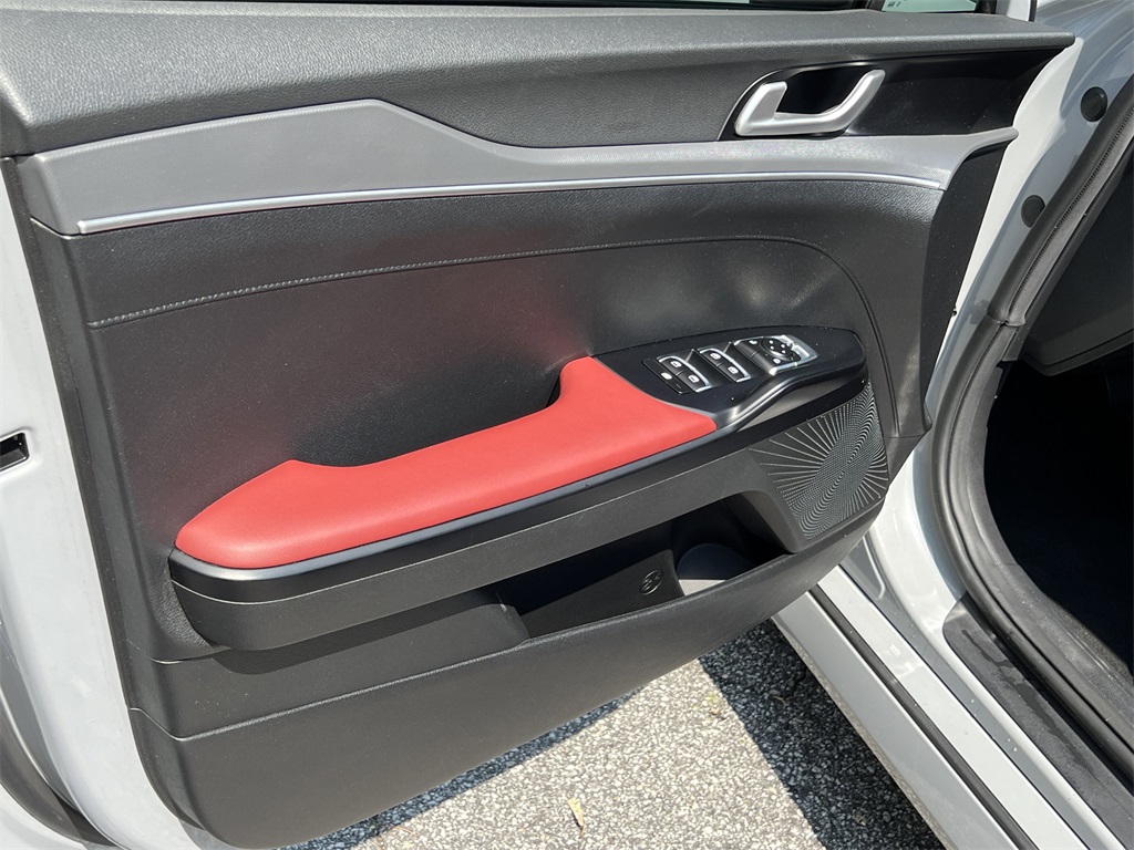 2023 Kia K5 GT-Line photo 6