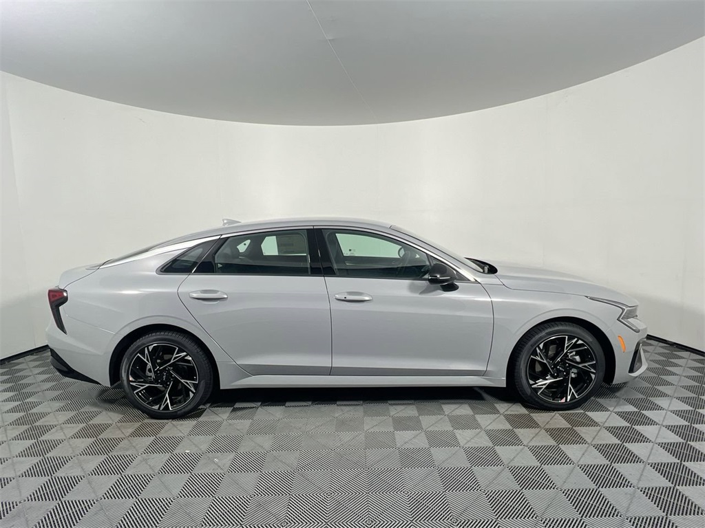 2026 Kia K5 GT-Line photo 2