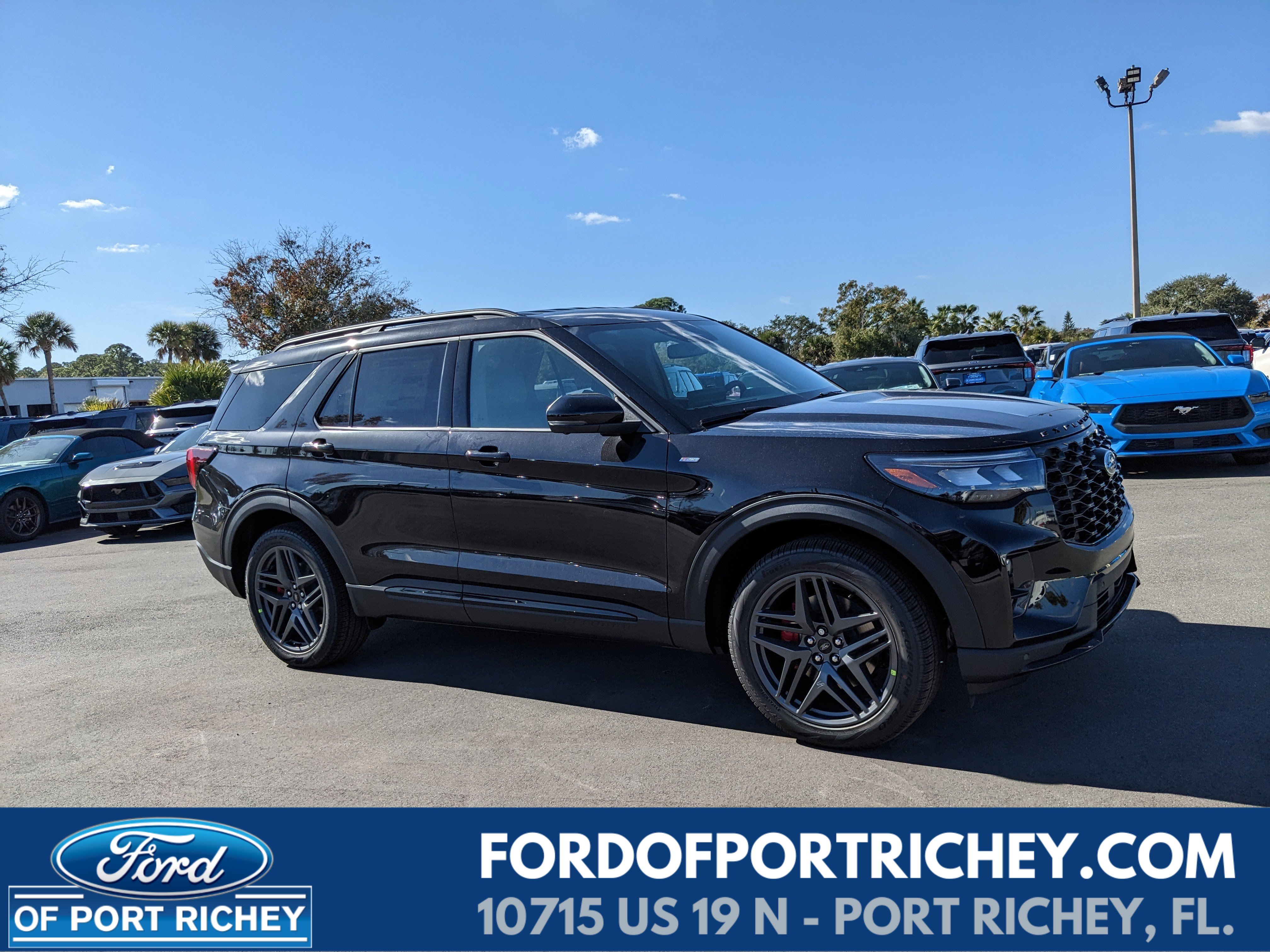 2026 Ford Explorer ST-LINE's photo