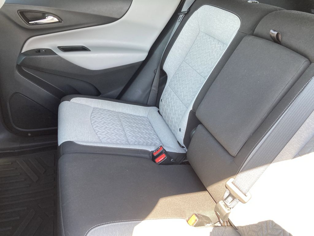 2022 Chevrolet Equinox LS photo 27