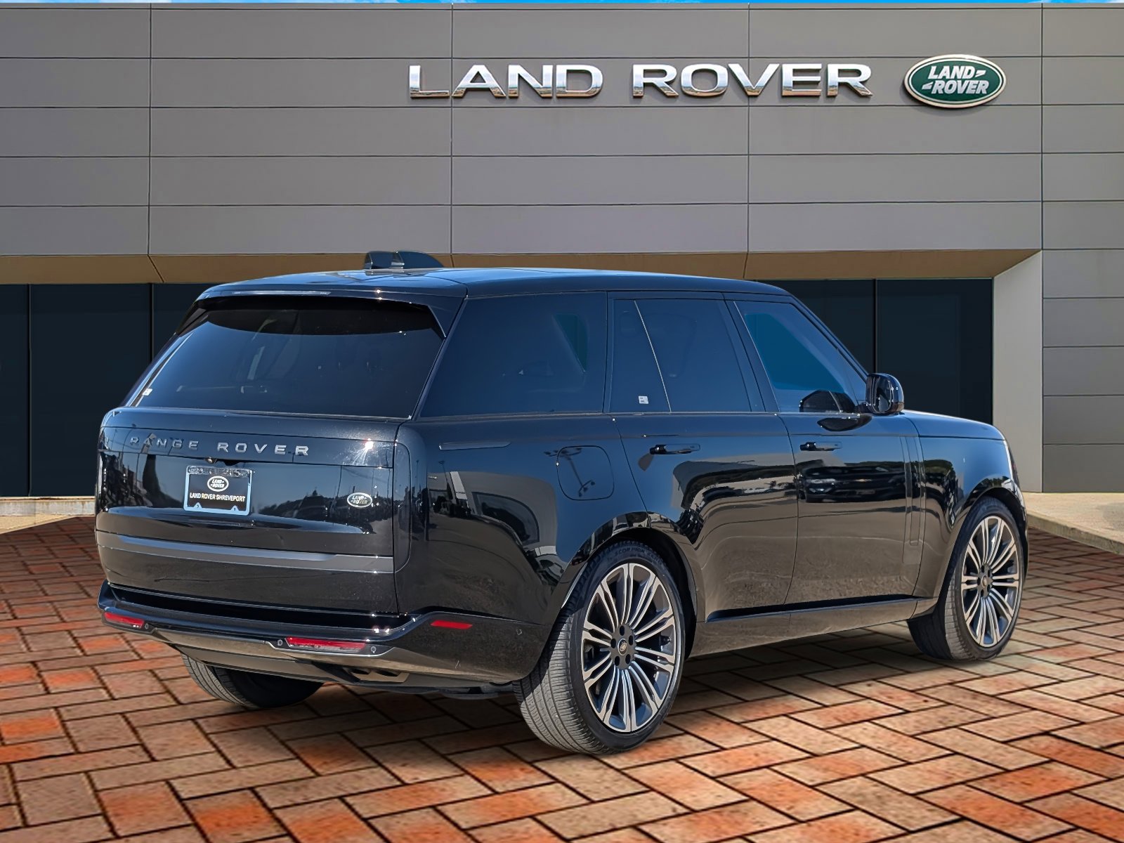 2023 Land Rover Range Rover SE photo 4