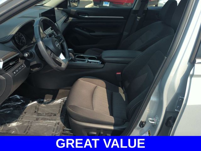 2023 Nissan Altima 2.5 SV photo 10
