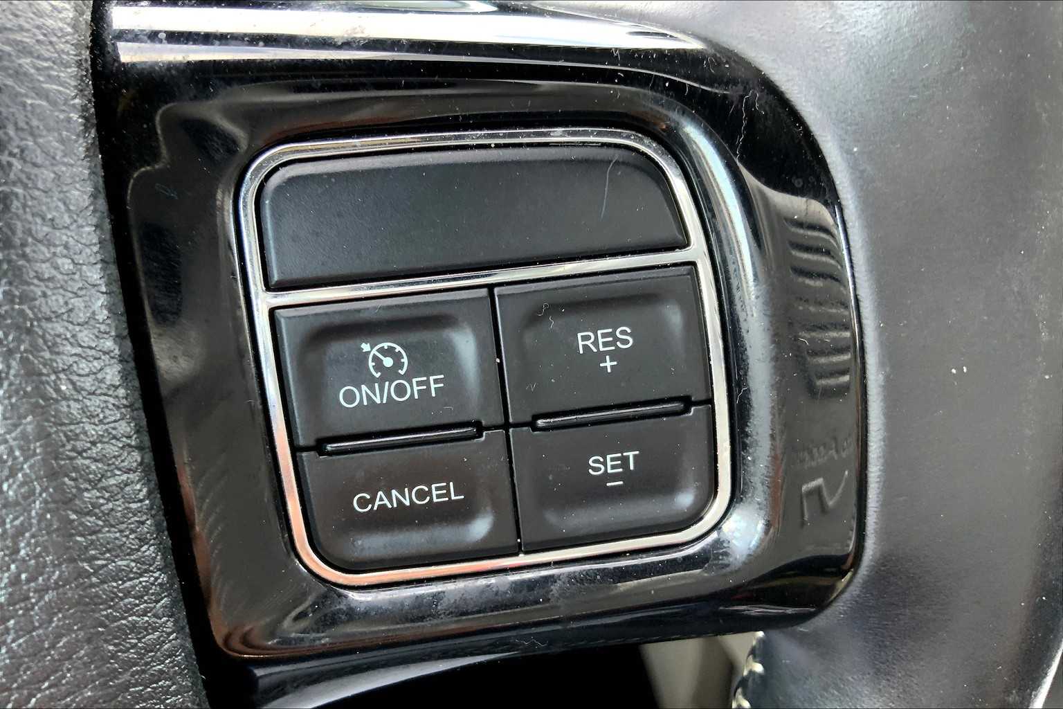 2017 Dodge Grand Caravan SXT photo 21