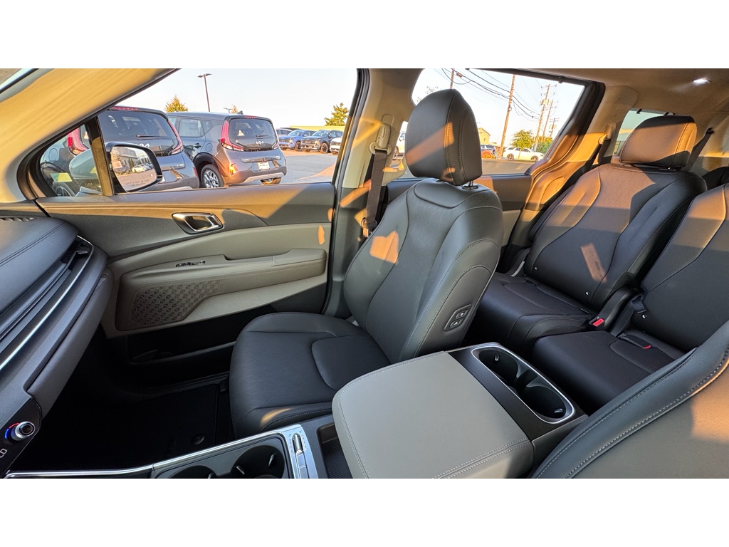 2026 Kia Carnival SX Prestige photo 7