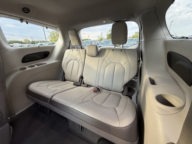 2018 Chrysler Pacifica Touring Plus photo 16