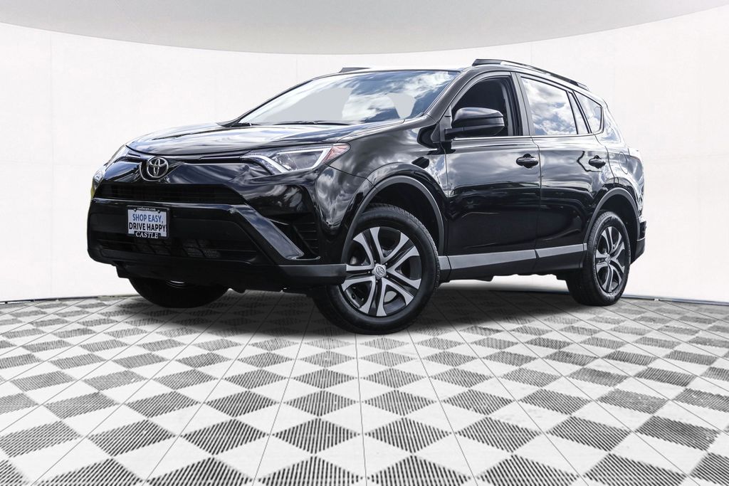 2016 Toyota RAV4 LE photo 2