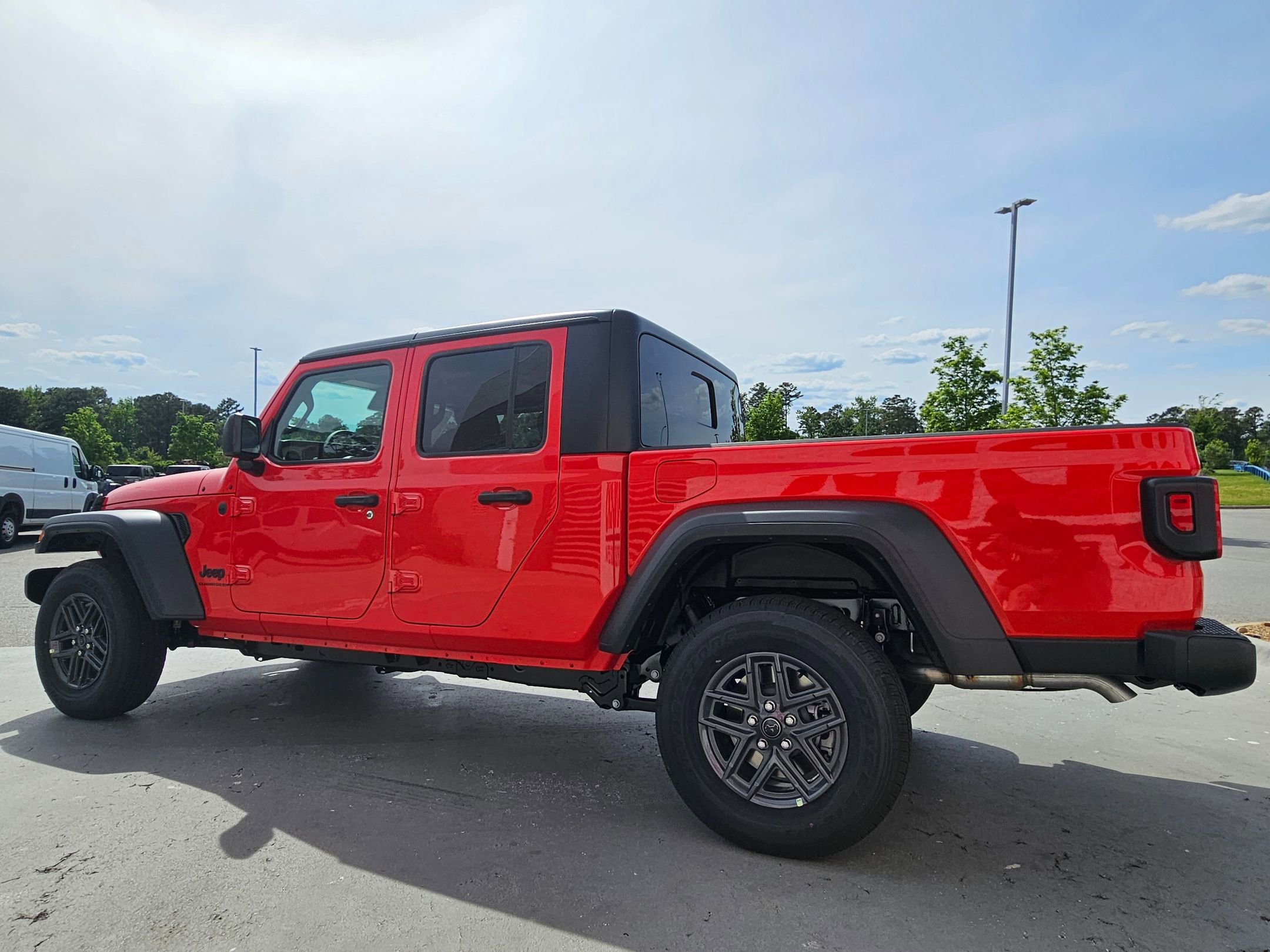 2025 Jeep Gladiator Sport S photo 5