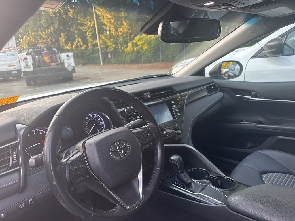 2019 Toyota Camry SE photo 7