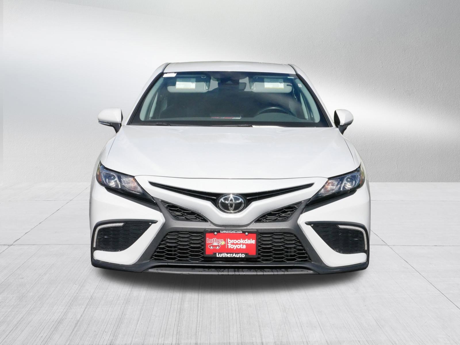 2023 Toyota Camry SE photo 2