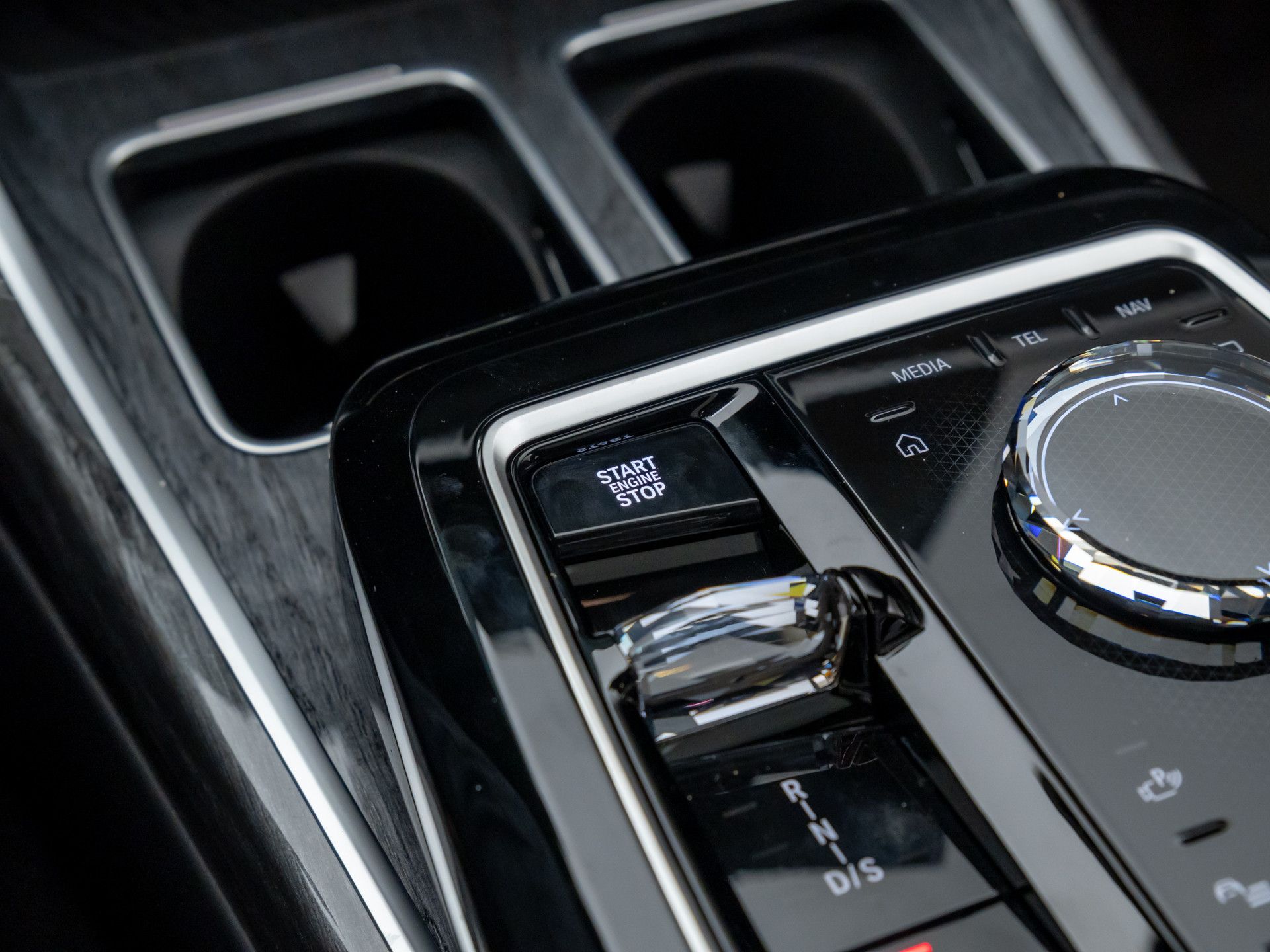 New 2025 Dravit Grey Metallic BMW 760i xDrive image 19
