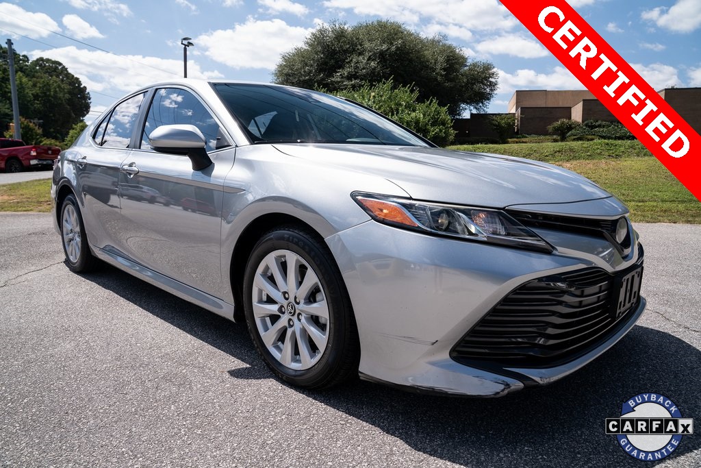 2019 Toyota Camry SE XLE photo 8