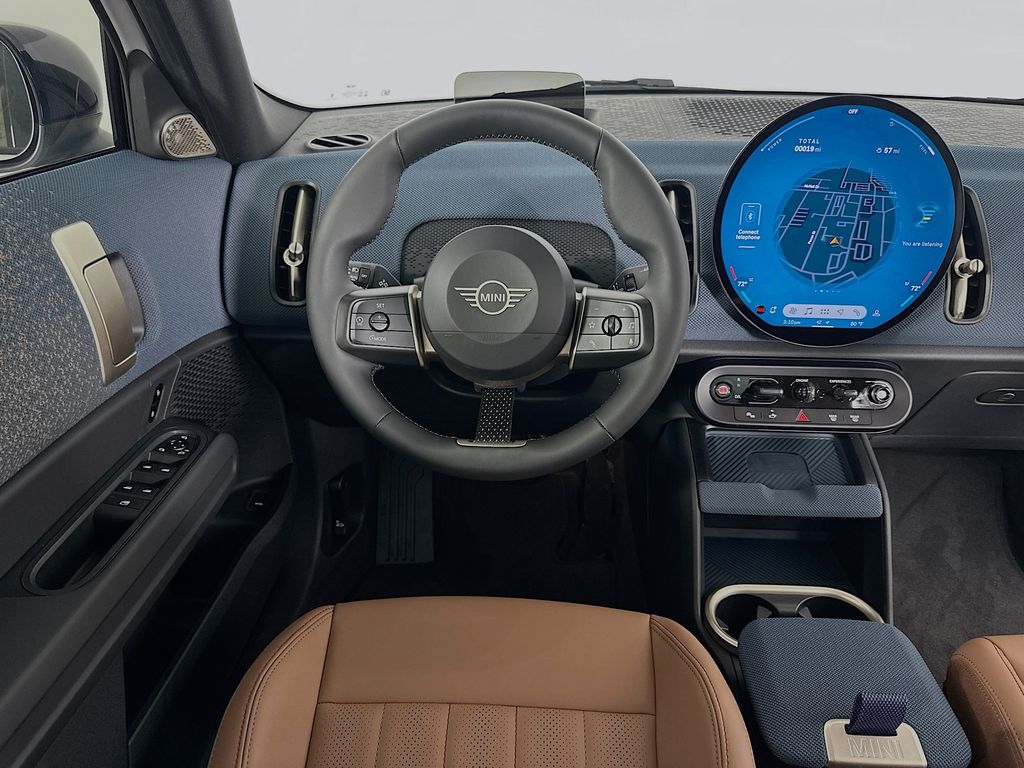 New 2025 White MINI Signature Plus image 19