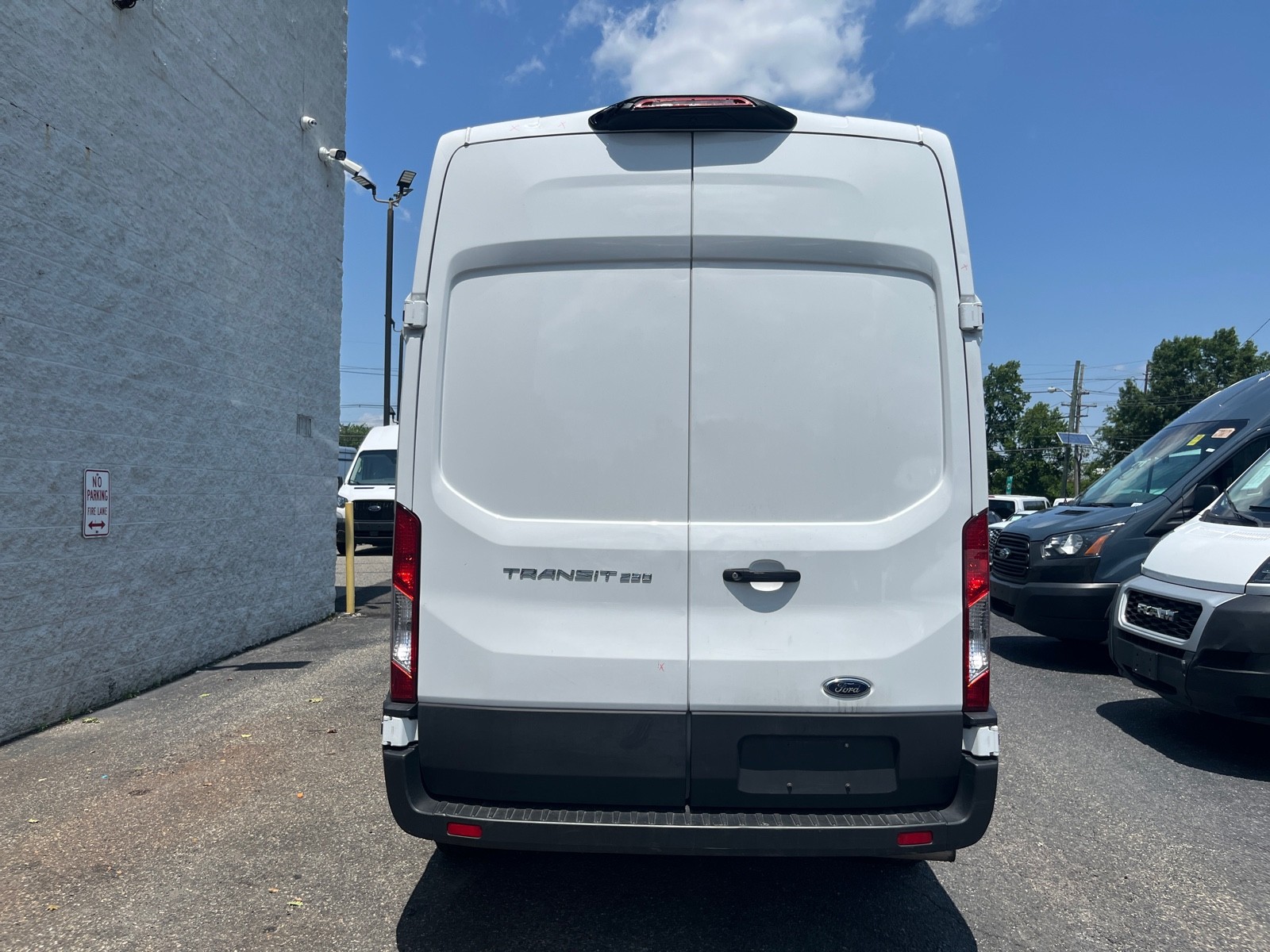 2023 Ford Transit Cargo Van photo 3
