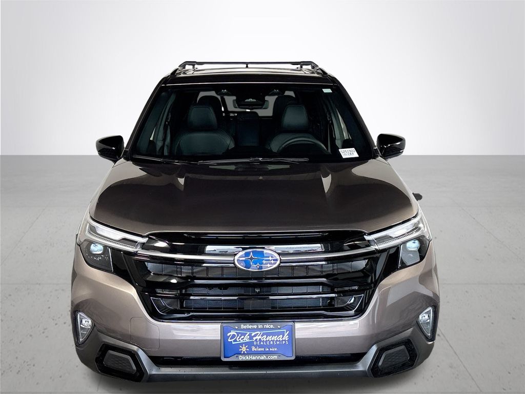 2025 Subaru Forester Touring photo 3