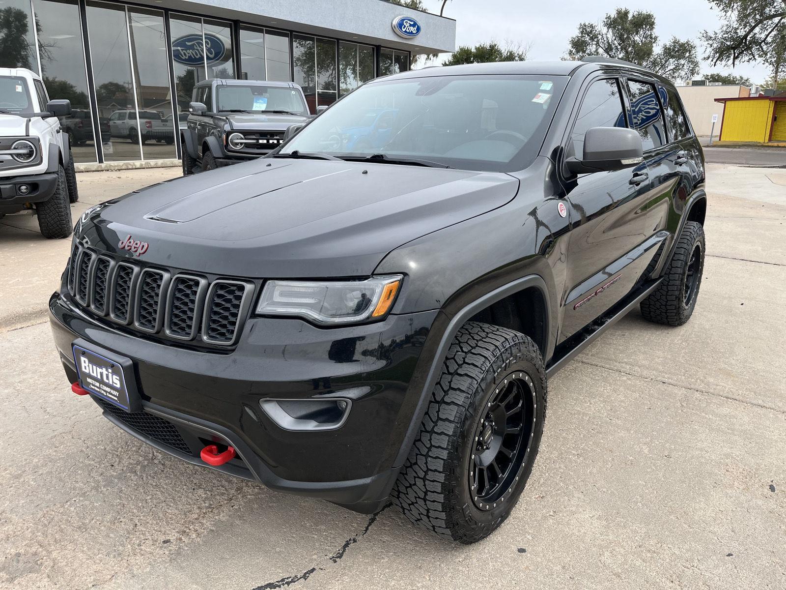 Certified 2018 Jeep Grand Cherokee Trailhawk with VIN 1C4RJFLG9JC288150 for sale in Garden City, KS