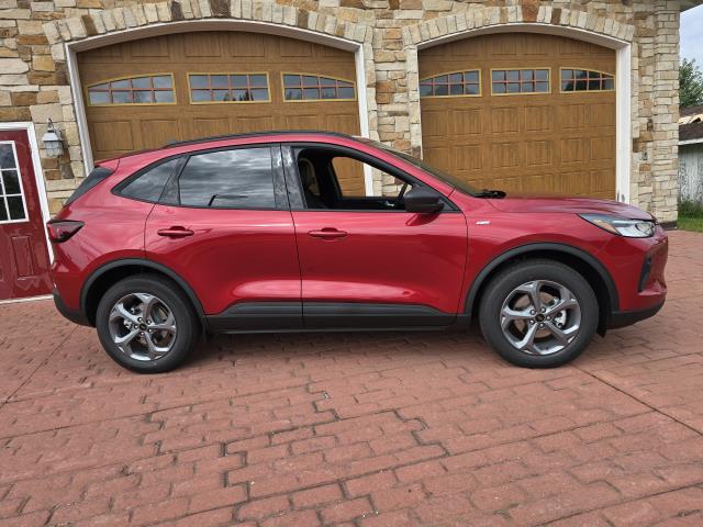 2026 Ford Escape ST-Line photo 2